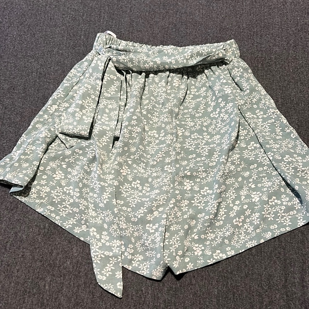 Dressy teal floral shorts size small